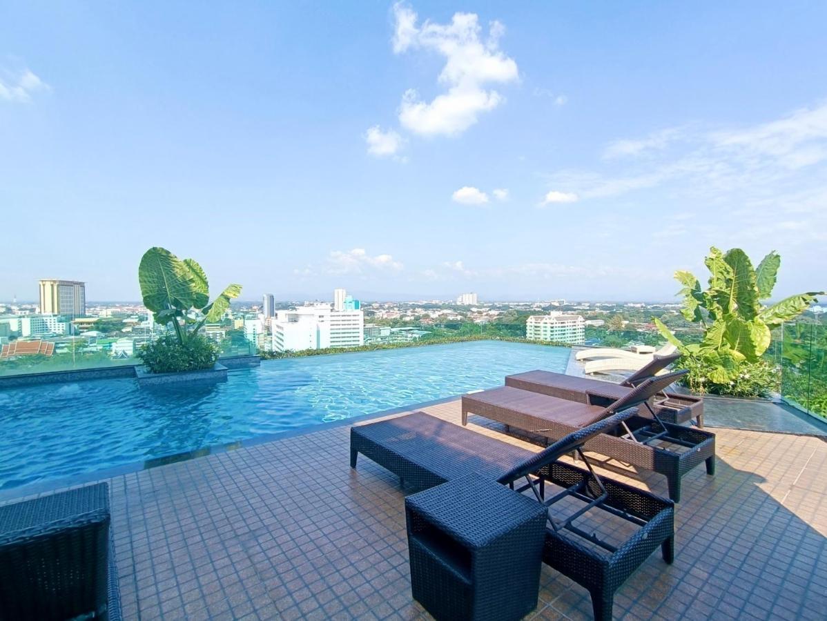 The Astra Condo City Center Chiang Mai Exteriör bild