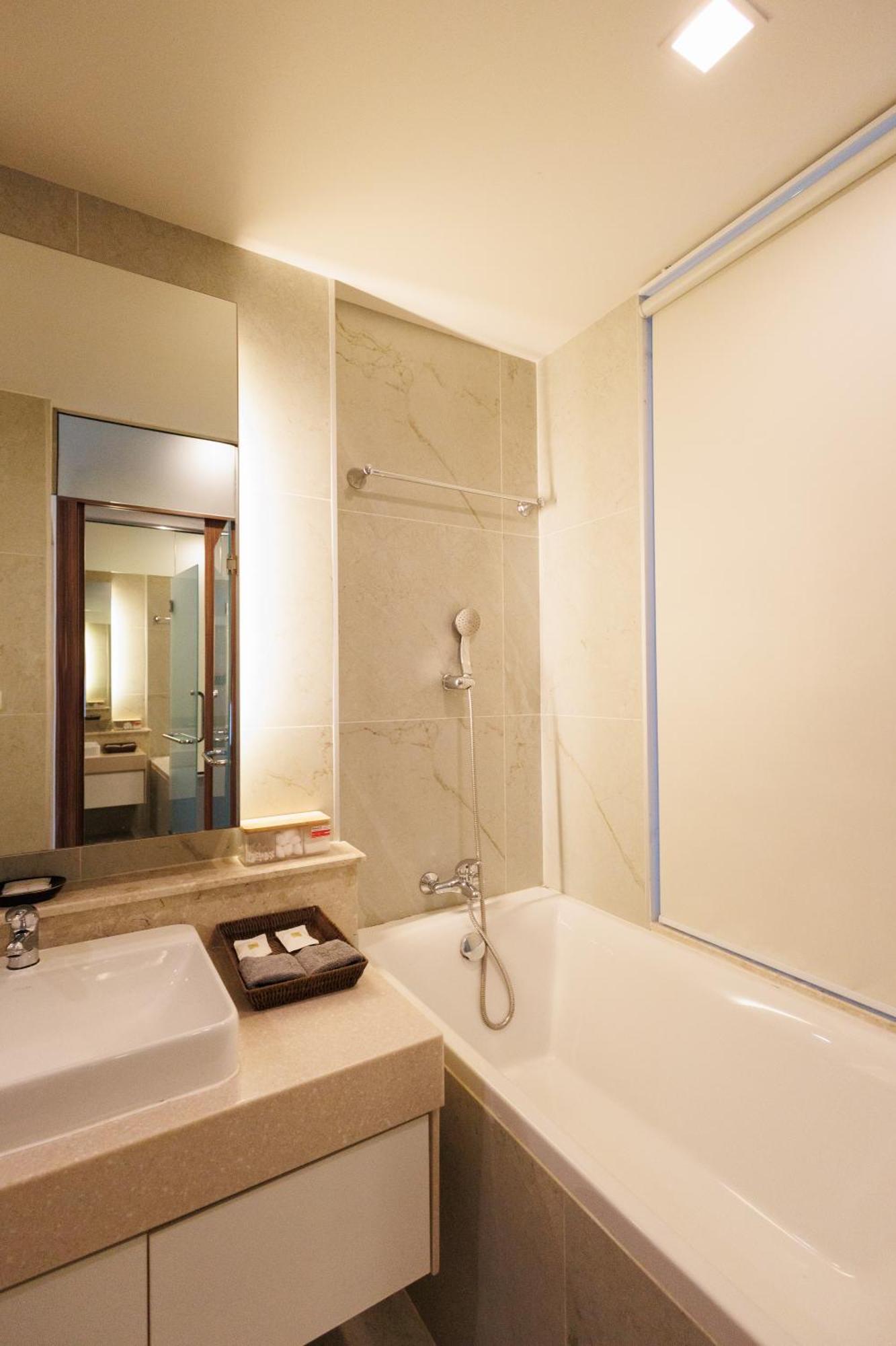 The Astra Condo City Center Chiang Mai Exteriör bild